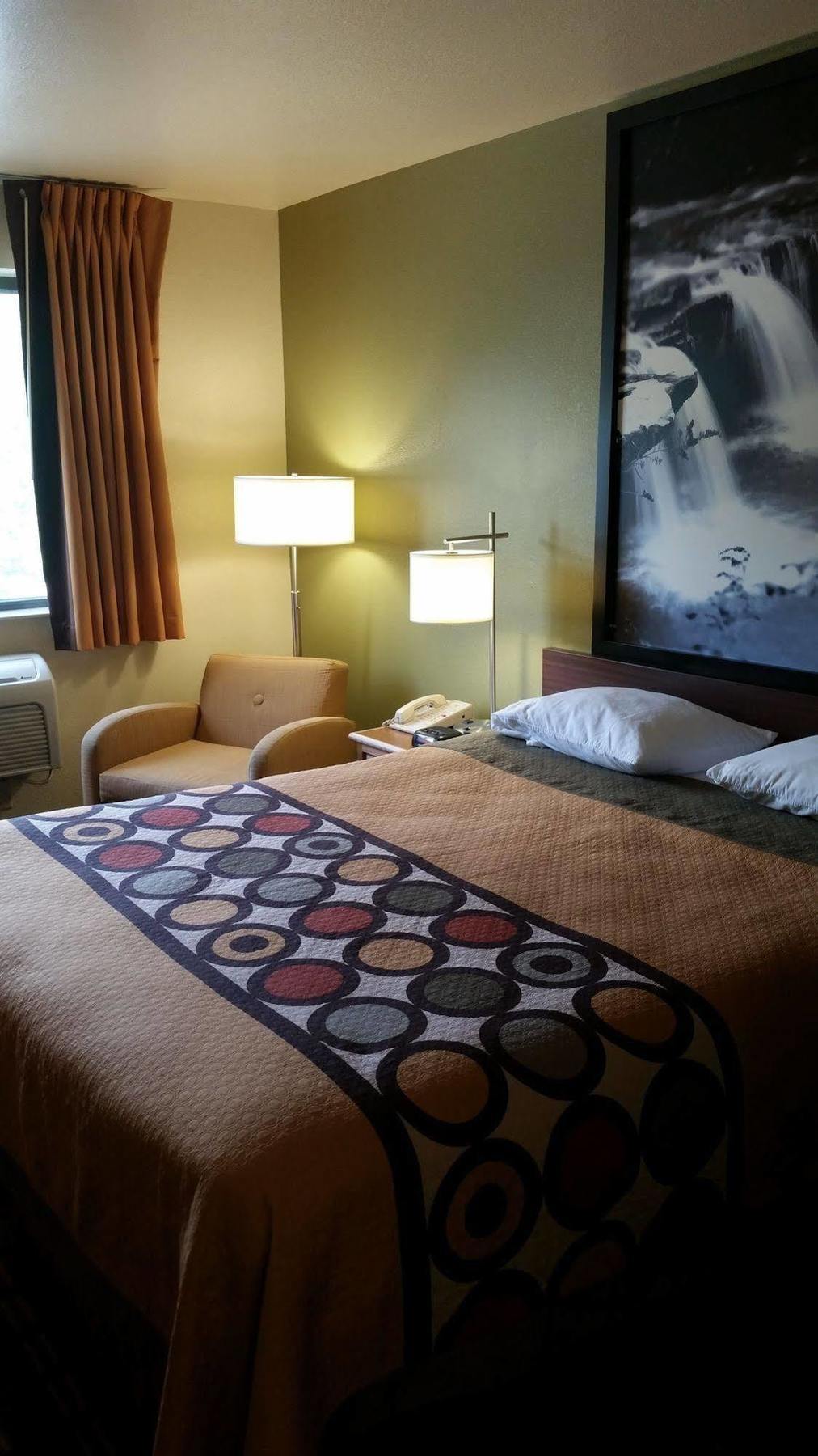 Отель Super 8 By Wyndham Wheeling Wv Экстерьер фото